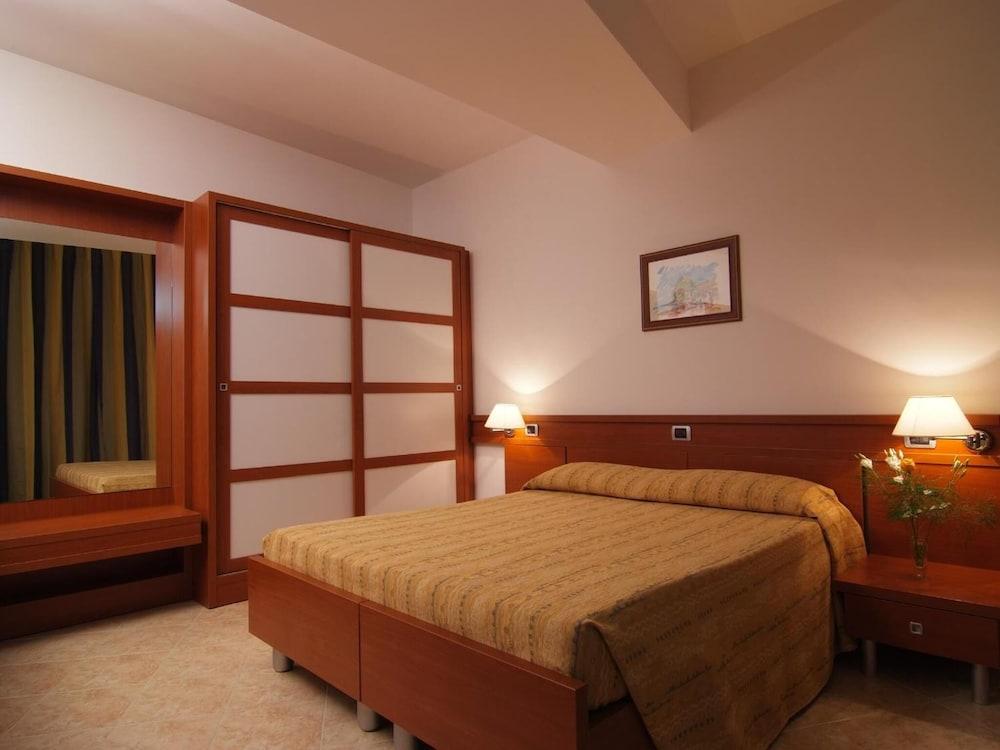 Park Hotel Mirabeau مونتيبيان المظهر الخارجي الصورة