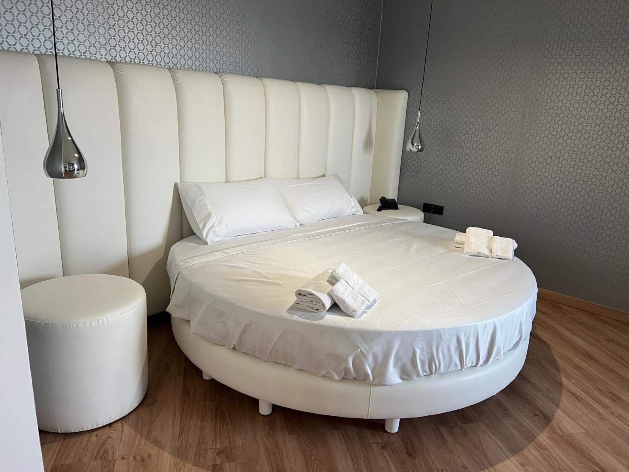 Park Hotel Mirabeau مونتيبيان المظهر الخارجي الصورة