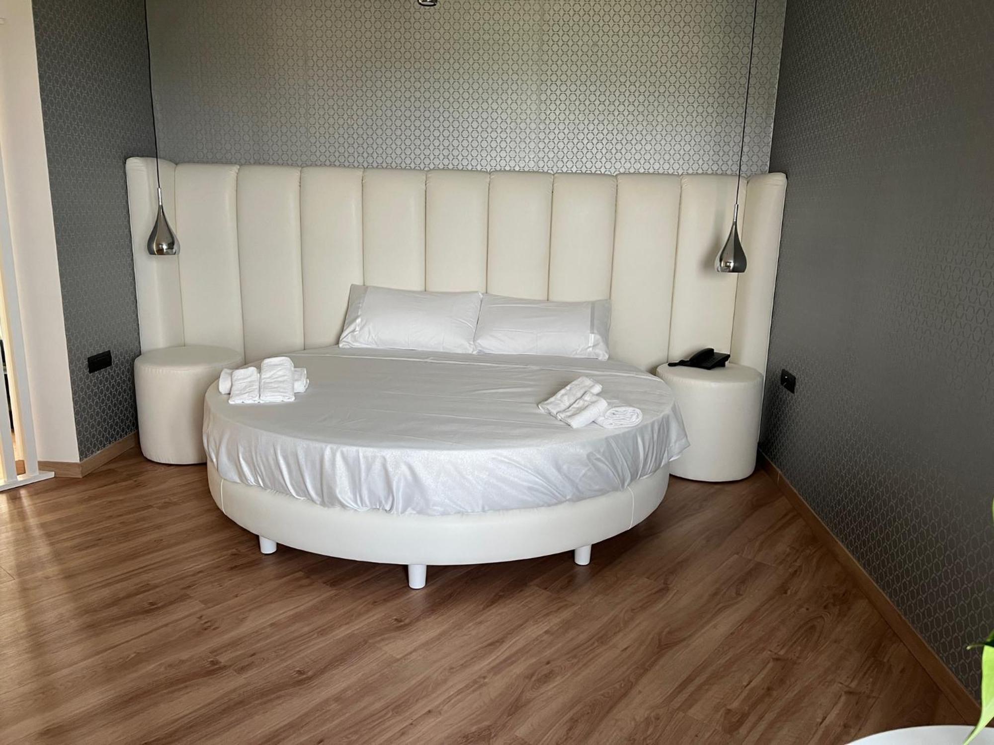 Park Hotel Mirabeau مونتيبيان المظهر الخارجي الصورة
