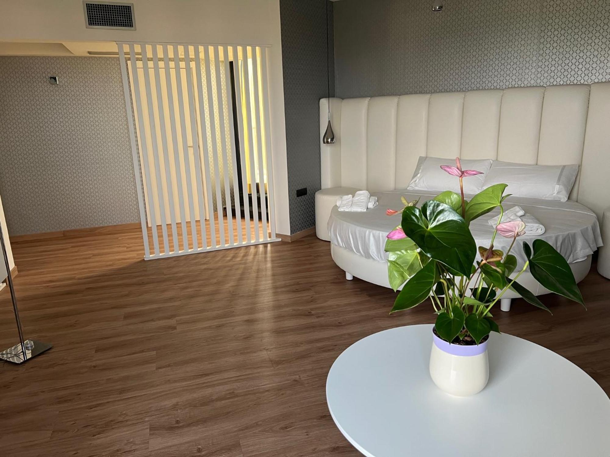 Park Hotel Mirabeau مونتيبيان المظهر الخارجي الصورة