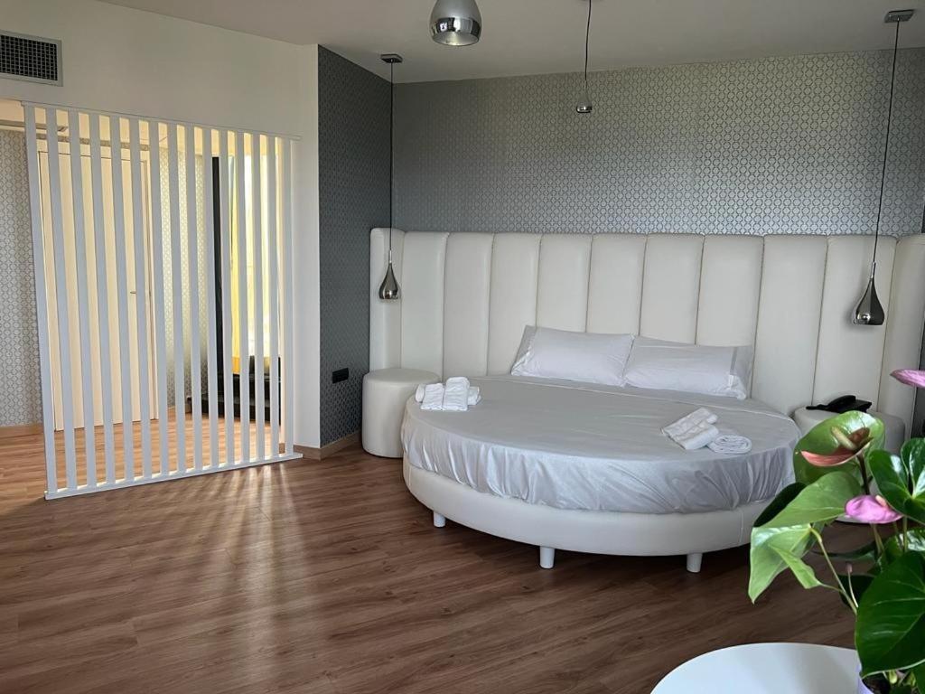 Park Hotel Mirabeau مونتيبيان المظهر الخارجي الصورة