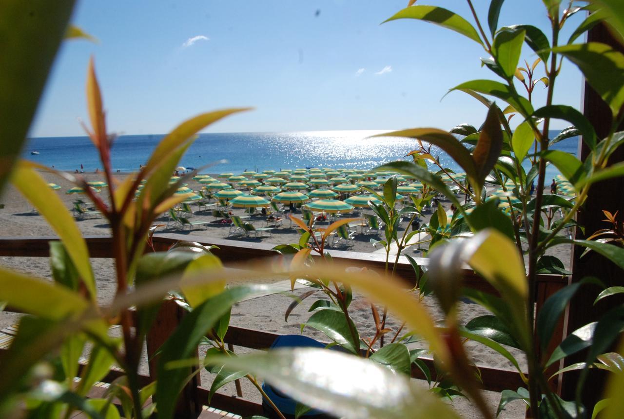 Park Hotel Mirabeau مونتيبيان المظهر الخارجي الصورة