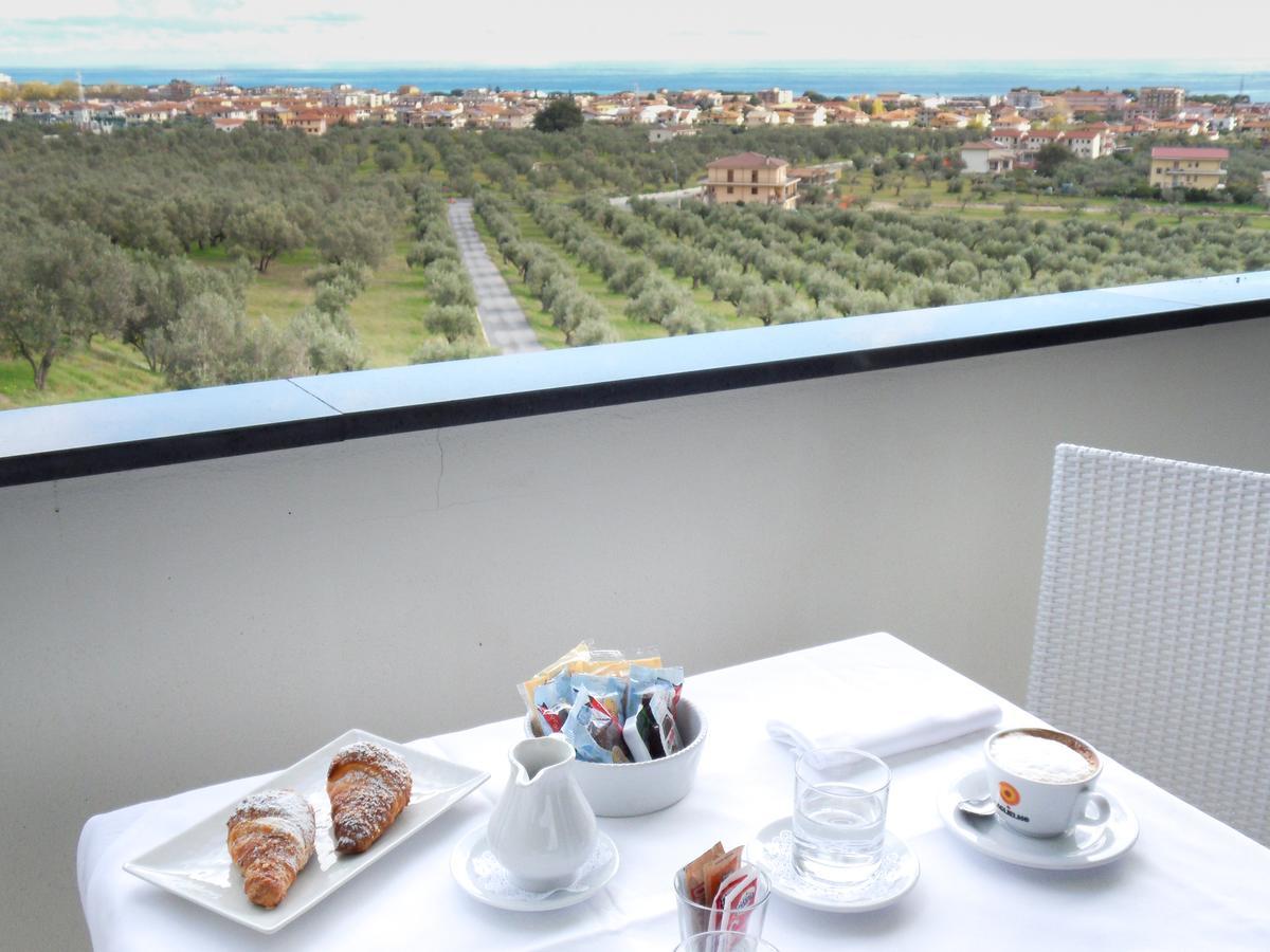 Park Hotel Mirabeau مونتيبيان المظهر الخارجي الصورة