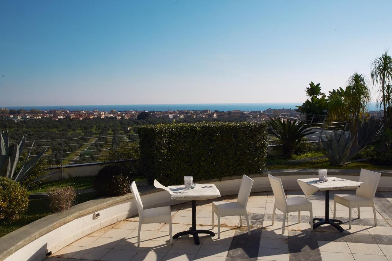 Park Hotel Mirabeau مونتيبيان المظهر الخارجي الصورة