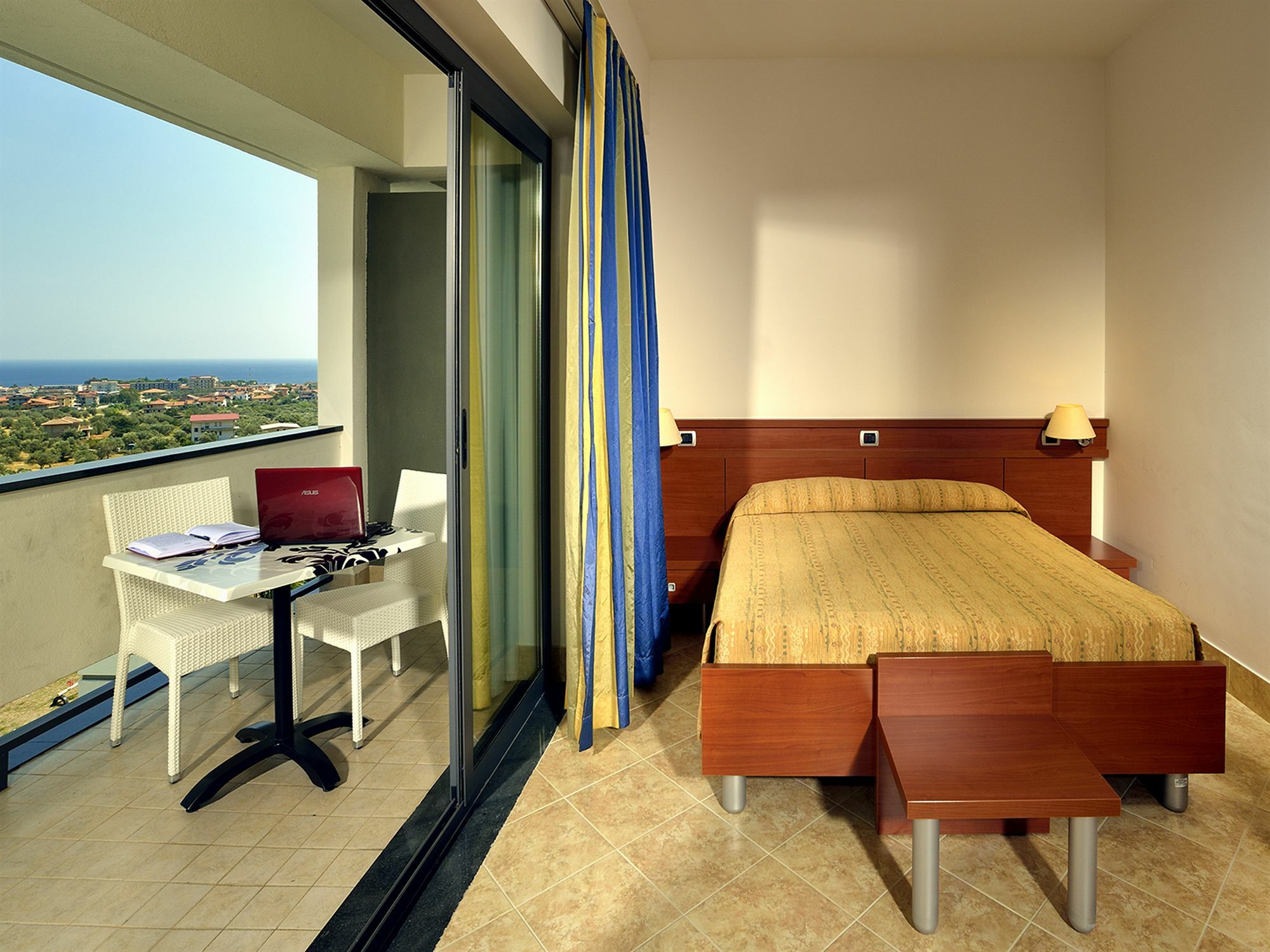 Park Hotel Mirabeau مونتيبيان المظهر الخارجي الصورة